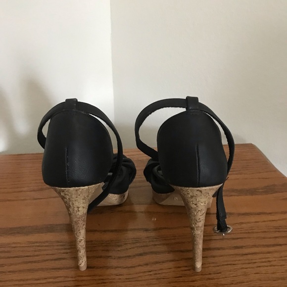 Woman’s Heels - Picture 2 of 4